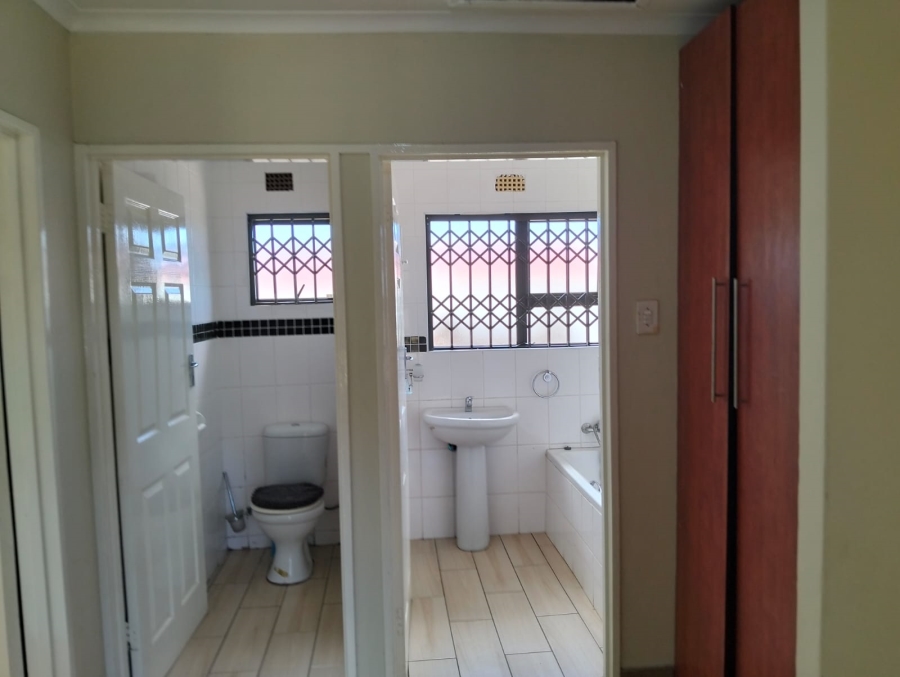 3 Bedroom Property for Sale in Northcrest Eastern Cape